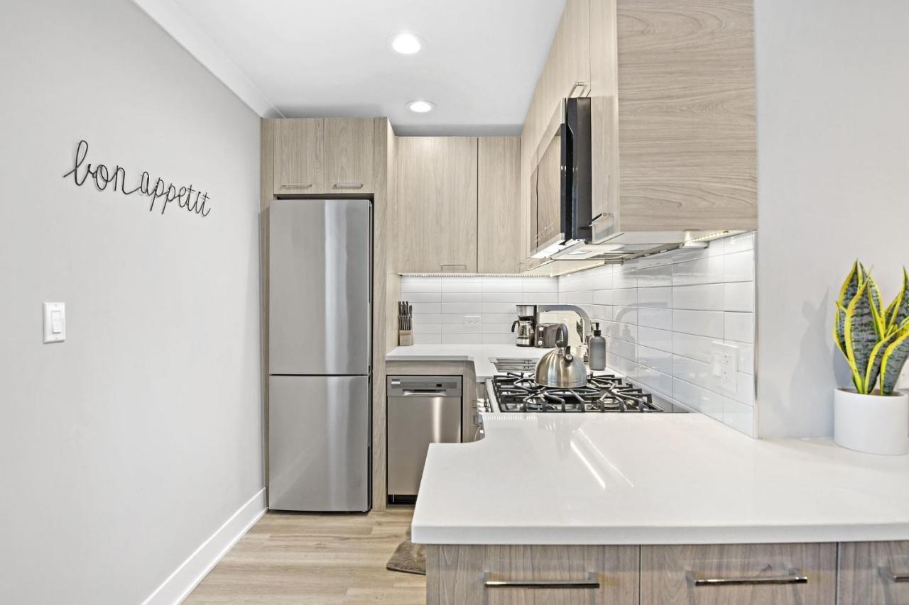 Sophisticated Studio Apartment With Modern Kitchen - Oakdale Od2 Rep シカゴ エクステリア 写真