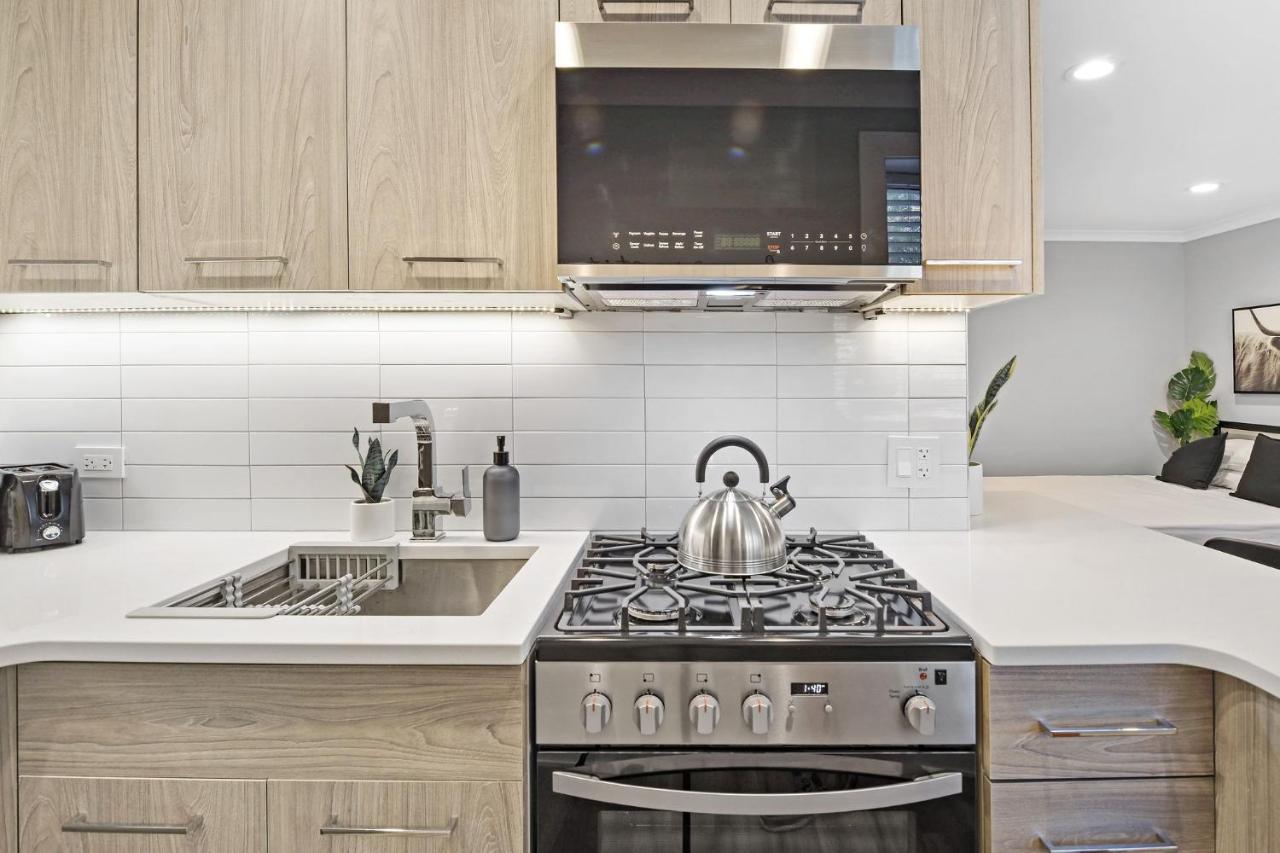 Sophisticated Studio Apartment With Modern Kitchen - Oakdale Od2 Rep シカゴ エクステリア 写真