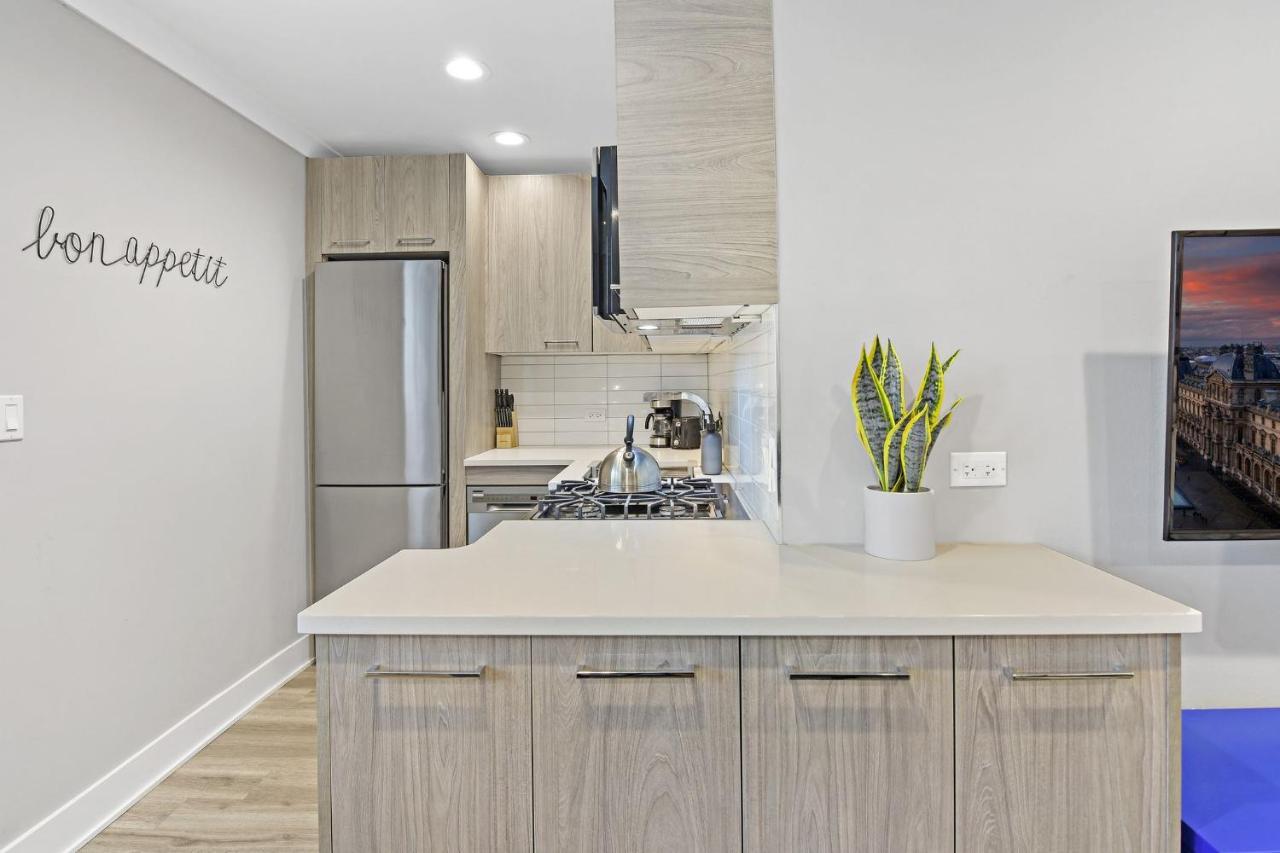 Sophisticated Studio Apartment With Modern Kitchen - Oakdale Od2 Rep シカゴ エクステリア 写真